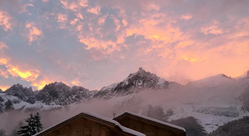 Grand chalet Le Trappeur Chamonix - Rhône-Alpes - Chamonix-Mont-Blanc visuel 4/5 Grand chalet Le Trappeur Chamonix - Rhône-Alpes - Chamonix-Mont-Blanc visuel 4/5