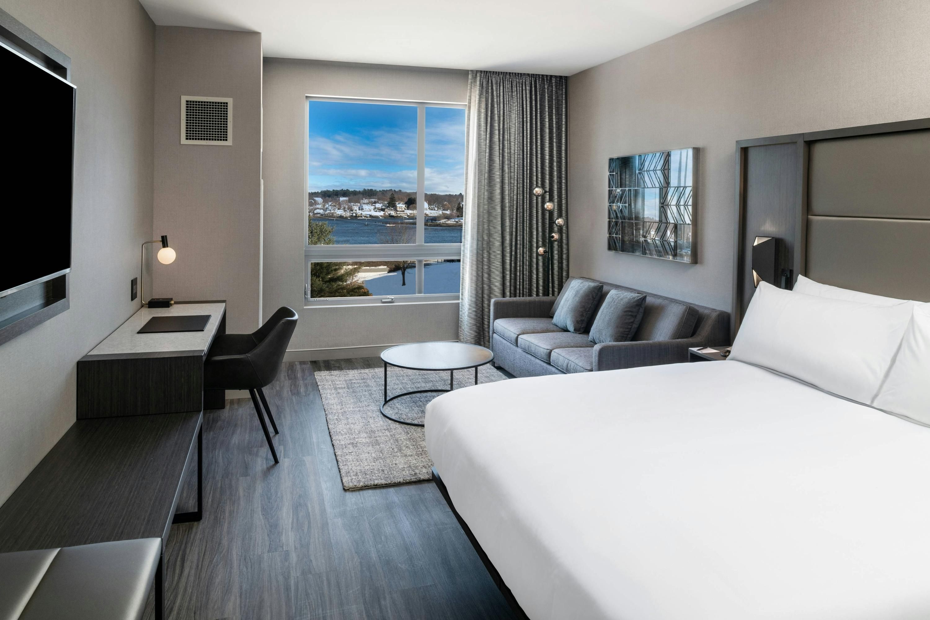 AC Hotel by Marriott Portsmouth Downtown/Waterfront