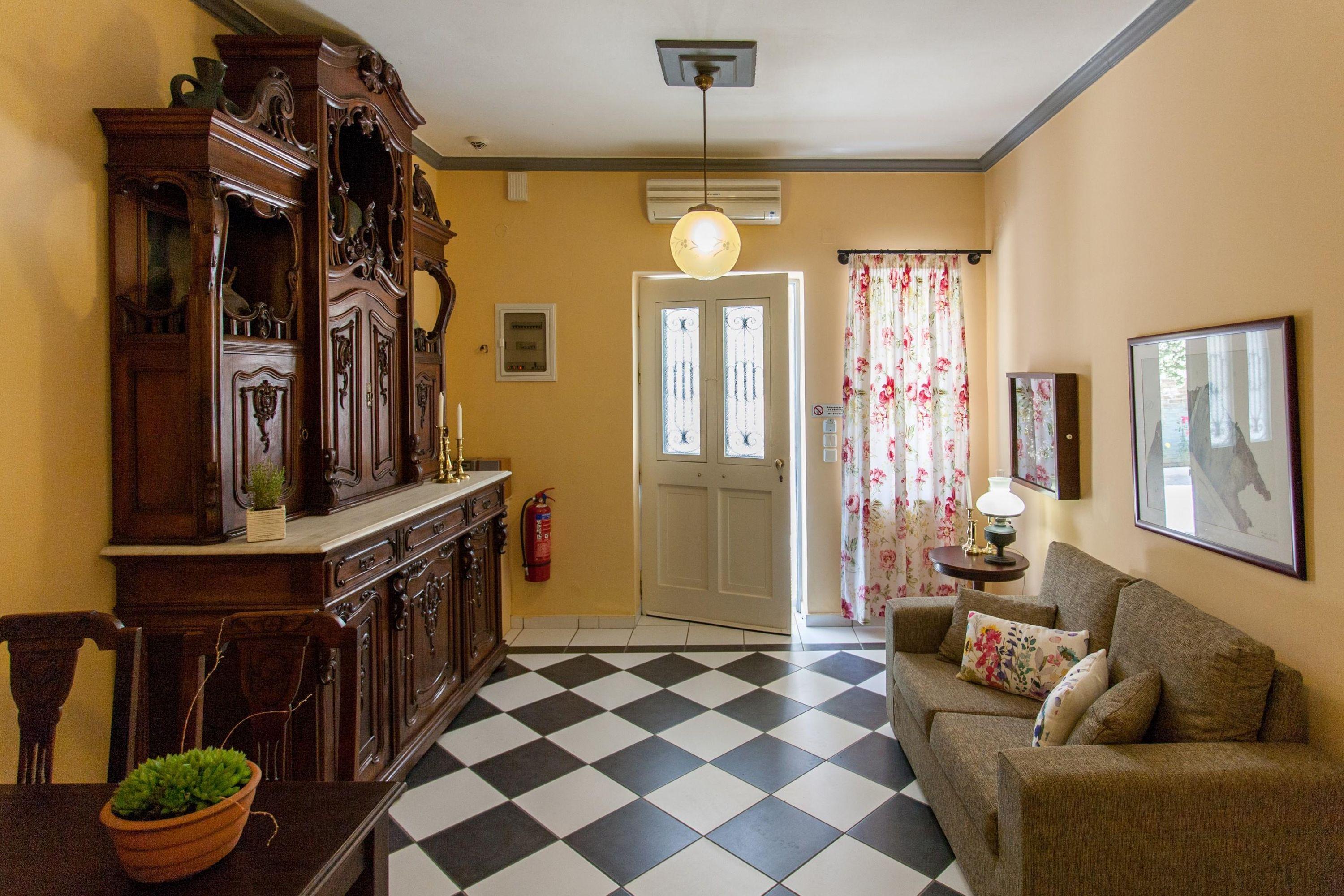 revato-275868-12101991-630553 Metohi Georgila