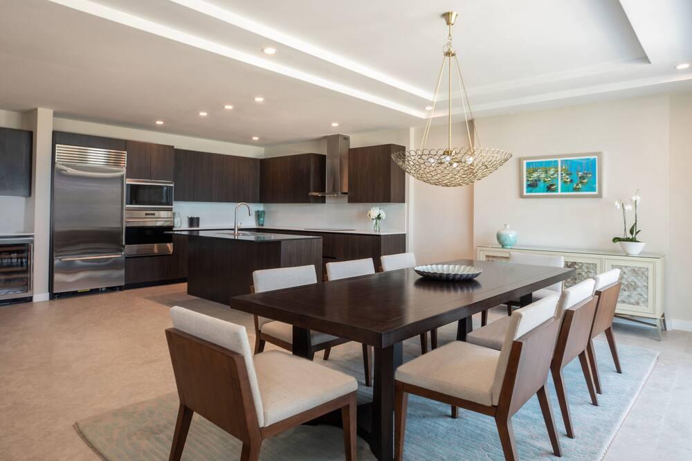 expediav2-1070328154-20090a-238863 The Ritz-Carlton Residences Turks and Caicos