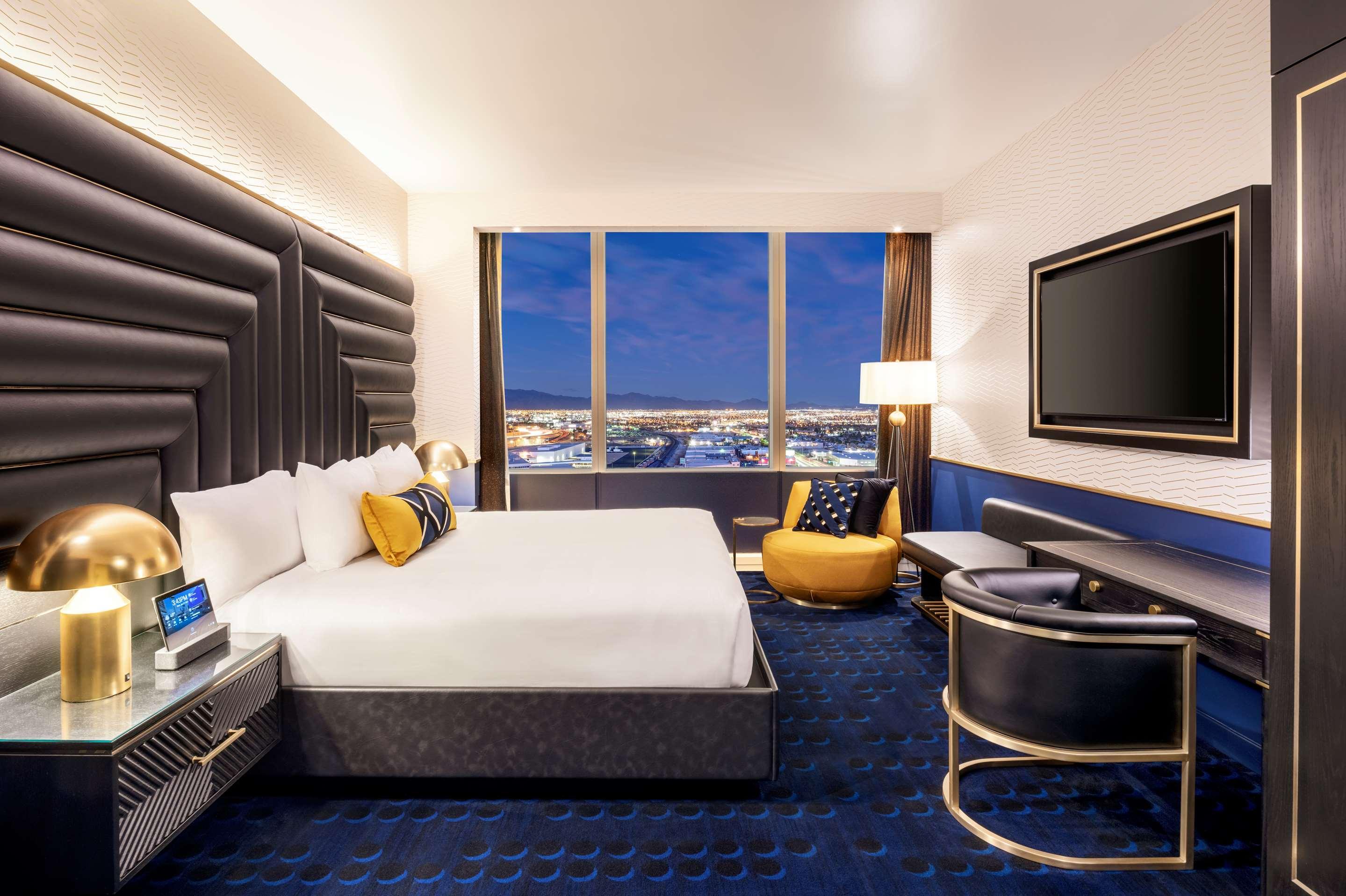 Circa Resort & Casino - Adults Only