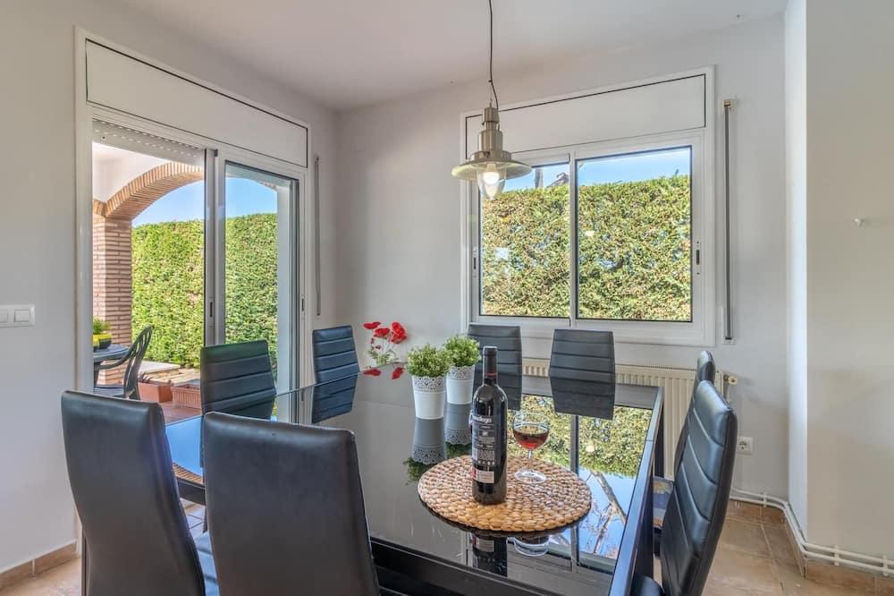 House La Barca air conditioning, wi-fi, barbecue, pool, 200 m from the beach - Costa Brava - Sant Pere visser visuel 4/5 House La Barca air conditioning, wi-fi, barbecue, pool, 200 m from the beach - Costa Brava - Sant Pere visser visuel 4/5