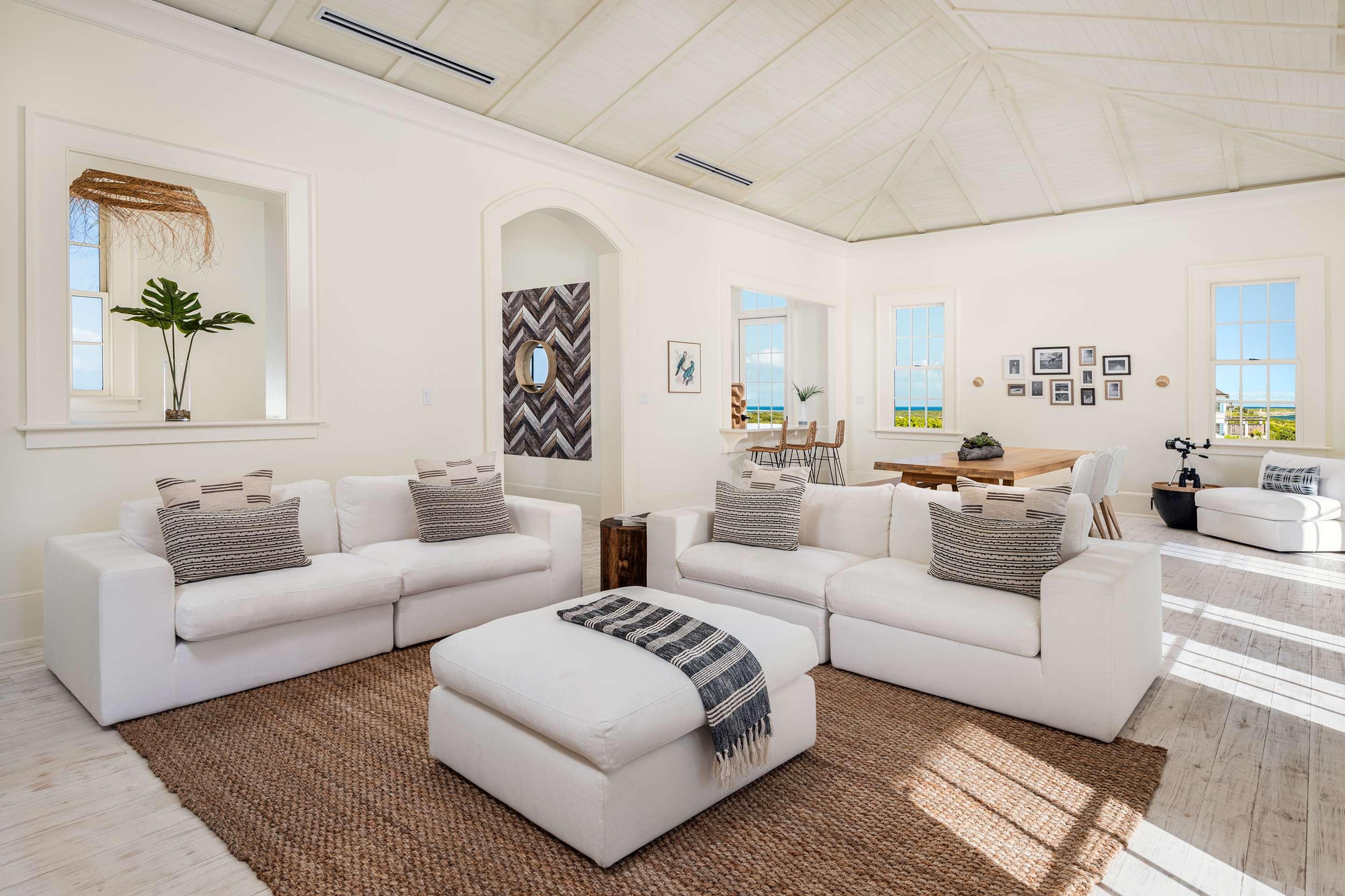 ice-4592231-107641863-490388 The Ambergis Cay
