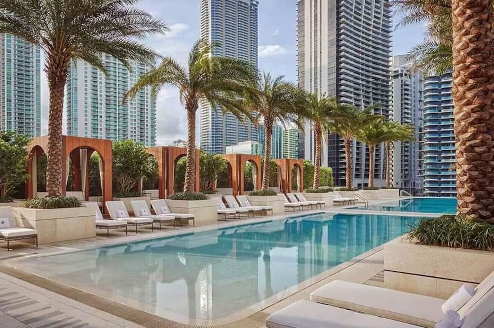 Suites At Sls Lux Brickell Managed By Ce