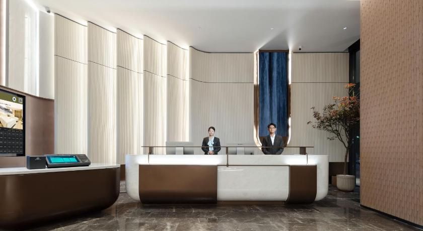 Atour Hotel Meizhou West Railway Station R&F Center