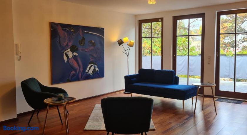 booking-465075-404139290-415428 Residenz Villa Kult