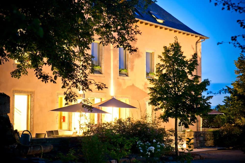 HÔTEL LA FERME DE BOURRAN RODEZ - parking privé gratuit — image 1 of 1