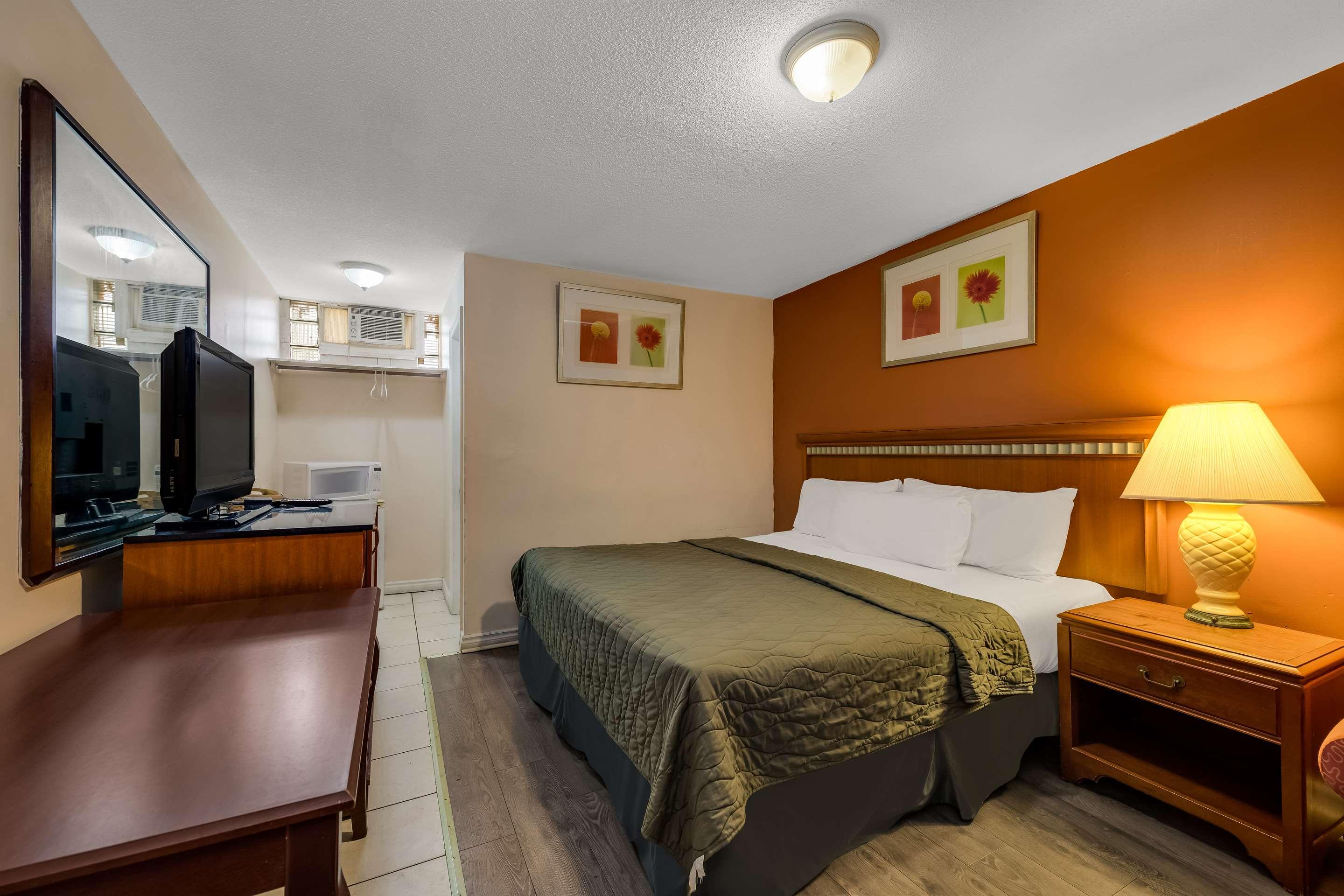 Motels in Burlington from C$ 100night - KAYAK