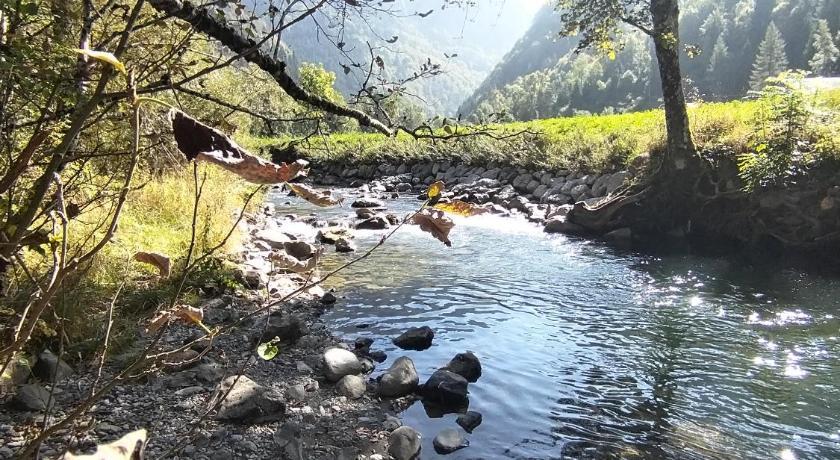 Châlet 8 personnes + grand terrain et rivière Rhône-Alpes - Entremont visuel 2/5 Châlet 8 personnes + grand terrain et rivière Rhône-Alpes - Entremont visuel 2/5