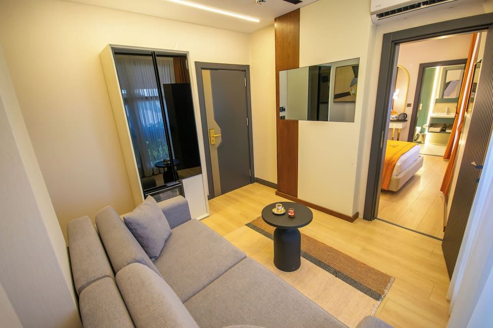 Elysian Airport Hotel