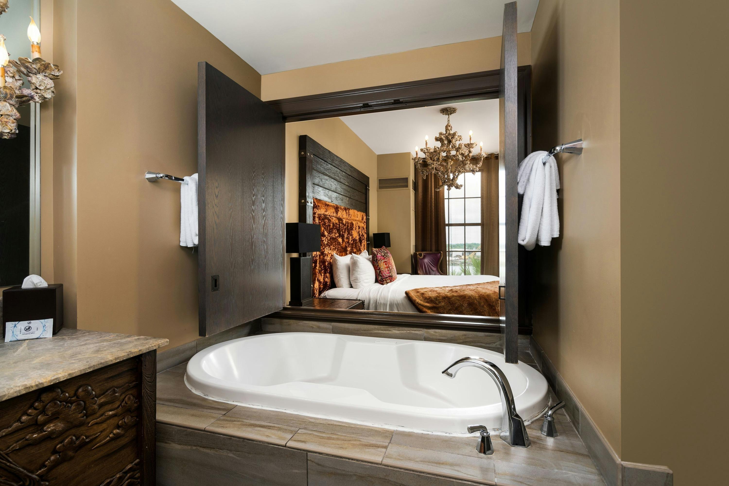 The Bohemian Hotel Savannah Riverfront, Autograph Collection