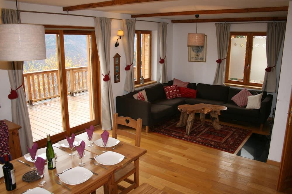 Chalet Jonquille 12 persons with outdoor Jacuzzi, 6 bedrooms - Rhône-Alpes - Oz-en-Oisans visuel 1/5 Chalet Jonquille 12 persons with outdoor Jacuzzi, 6 bedrooms - Rhône-Alpes - Oz-en-Oisans visuel 1/5
