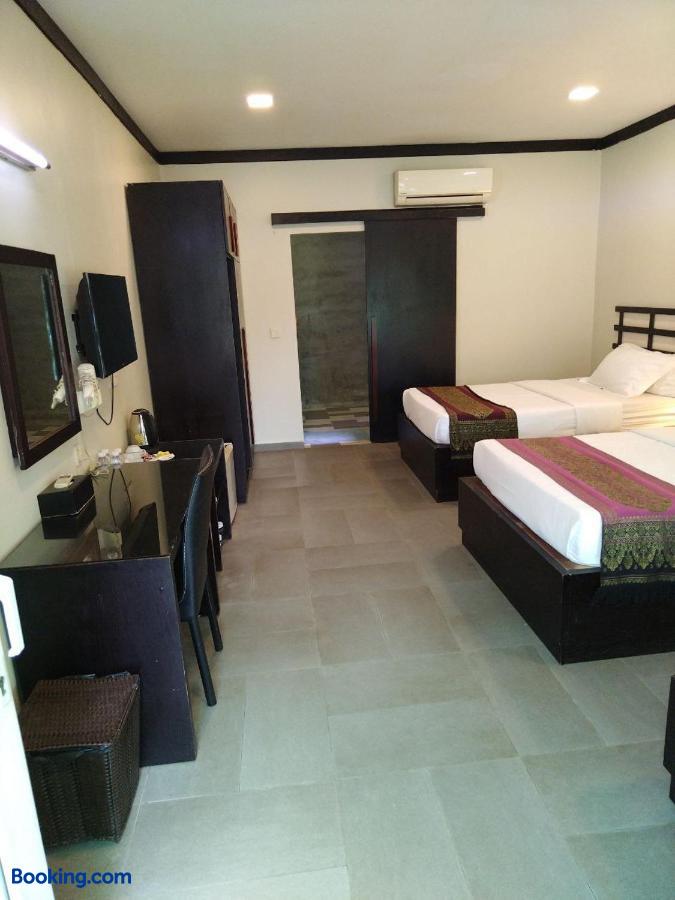 booking-2256125-502048044-975170 Twin Palms Resort
