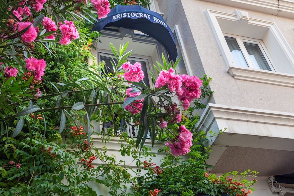 Aristocrat Hotel