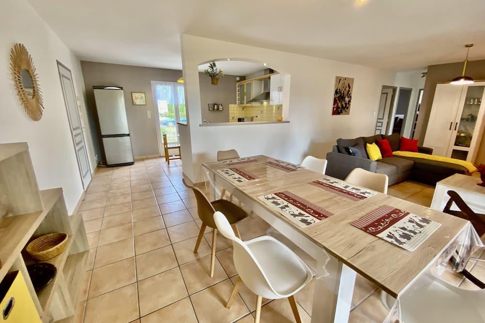 Villa 6p, 3ch avec grand jardin clos, clim, village classé de Vogue Rhône-Alpes - Vogüé visuel 3/5 Villa 6p, 3ch avec grand jardin clos, clim, village classé de Vogue Rhône-Alpes - Vogüé visuel 3/5