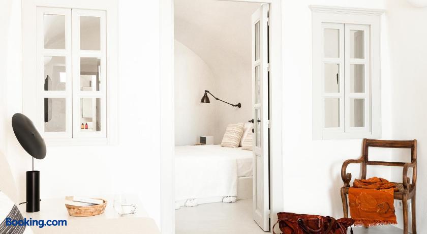 booking-1070793944-483403010-385507 Armenaki Santorini
