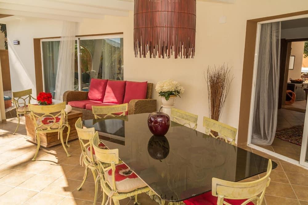Large Villa In Albir, Between Benidorm And Altea With Private Pool Kust van Valencia - Alfaz del Pi visuel 2/5 Large Villa In Albir, Between Benidorm And Altea With Private Pool Kust van Valencia - Alfaz del Pi visuel 2/5