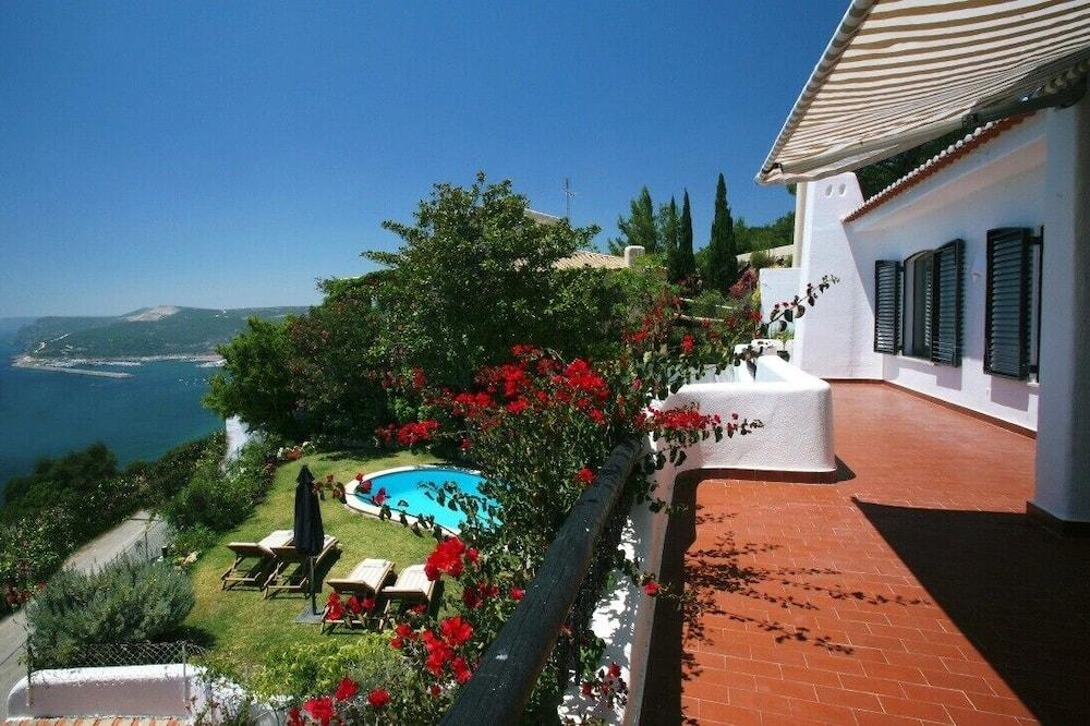 10% discount last remaining week Gorgeous Deluxe Villa with overal sea views Lissabon - Sesimbra visuel 2/5 10% discount last remaining week Gorgeous Deluxe Villa with overal sea views Lissabon - Sesimbra visuel 2/5