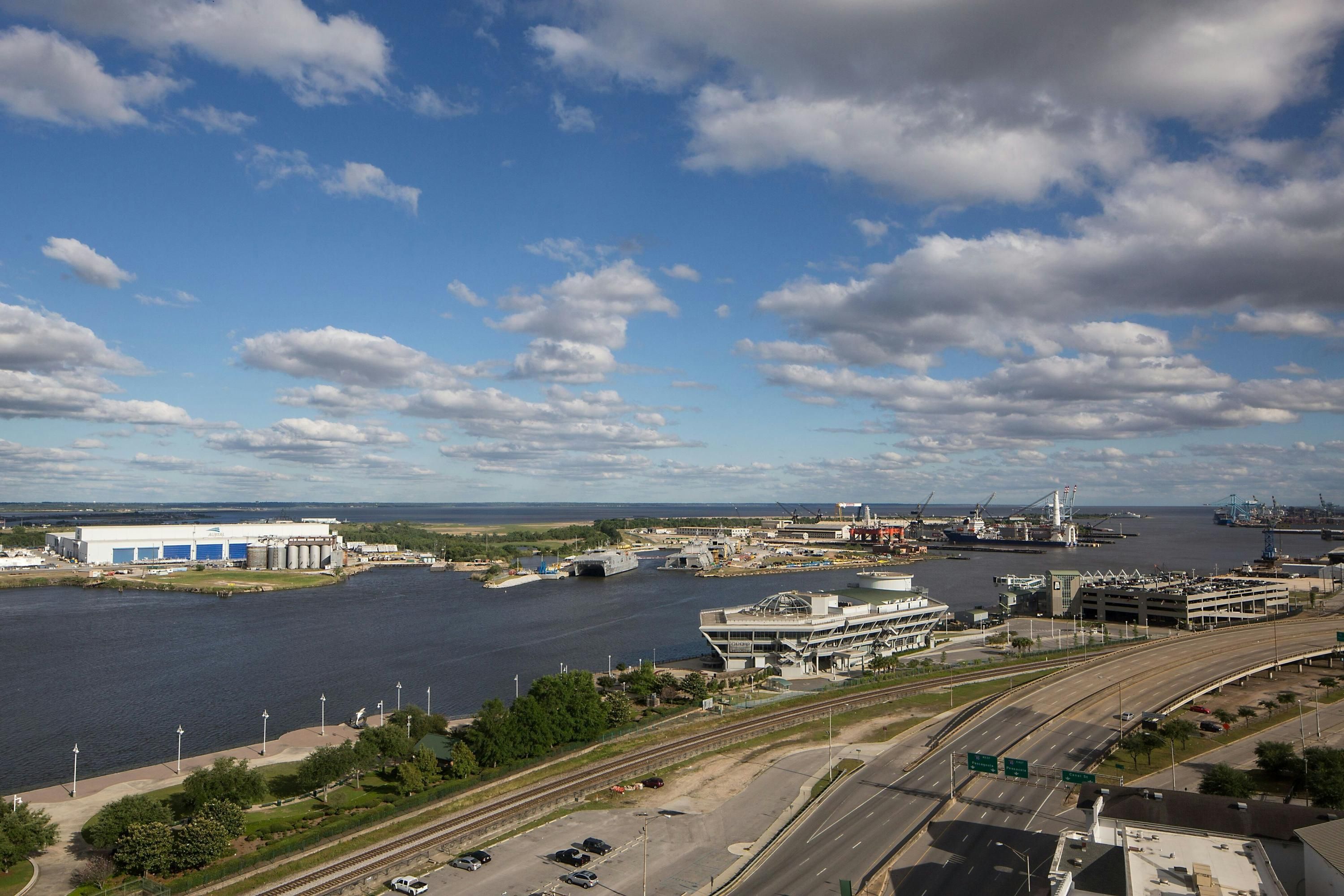 Renaissance Mobile Riverview Plaza Hotel