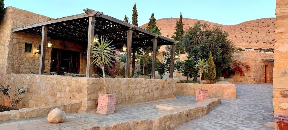 sembo-95733-5b92a4-524387 Hayat Zaman Hotel And Resort Petra