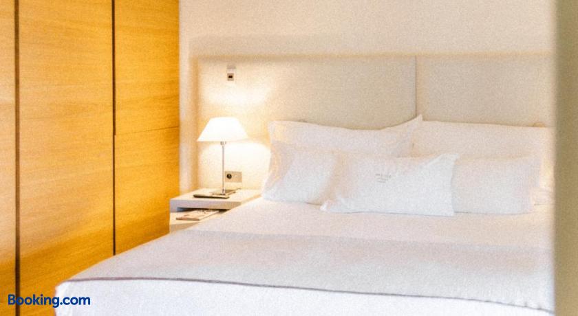 booking-547010-368563254-948216 MUSE Saint-Tropez
