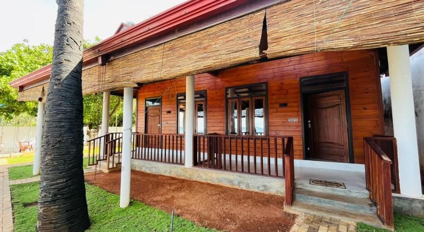 Janas Blue Water Corner