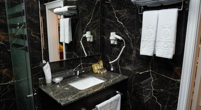 Leon Hotel Spa Ganja