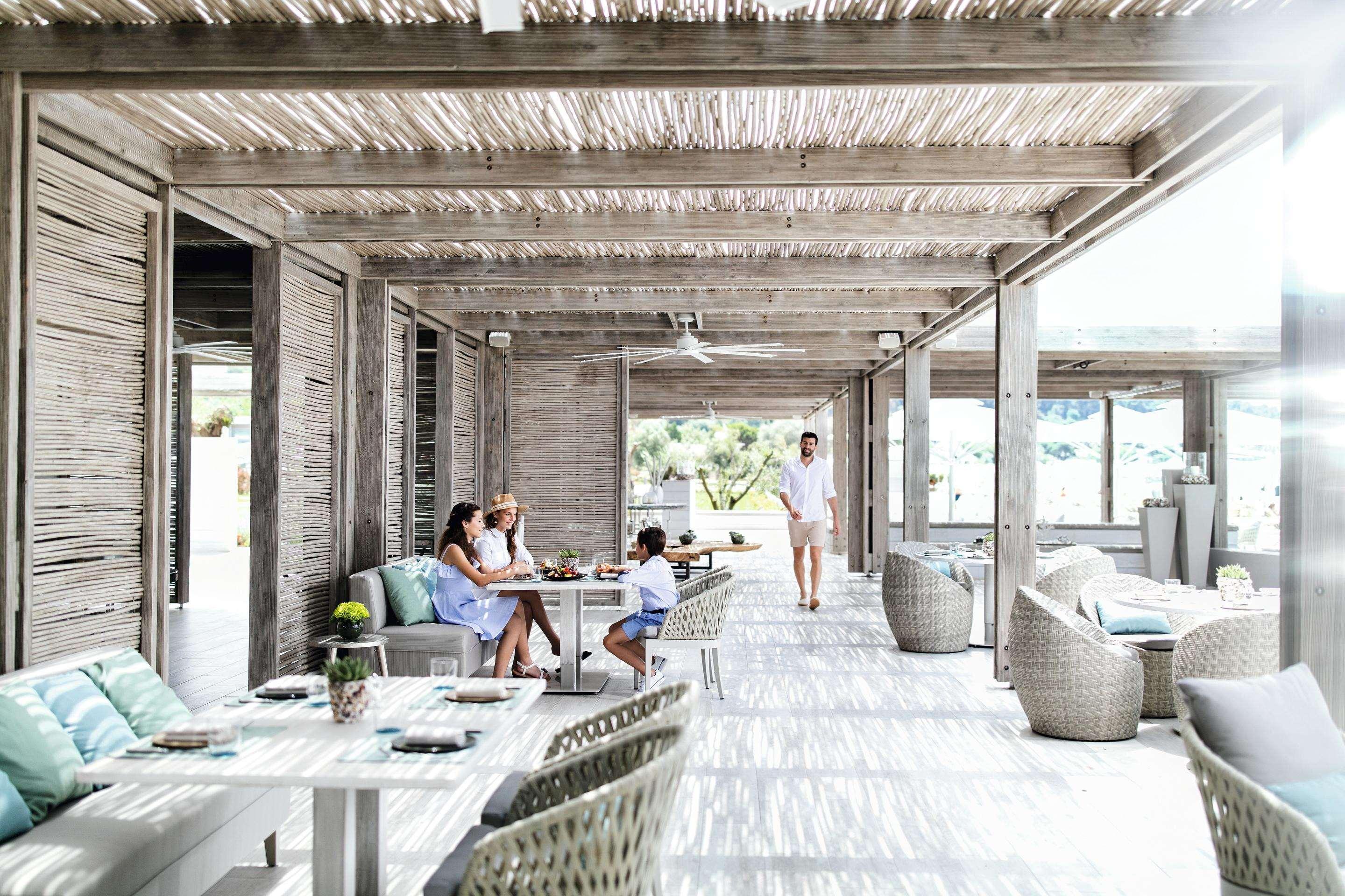 ice-887884-122234435-674765 Sani Dunes