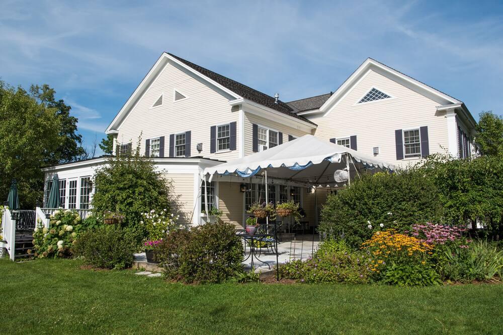 Reluctant Panther Inn & Restaurant