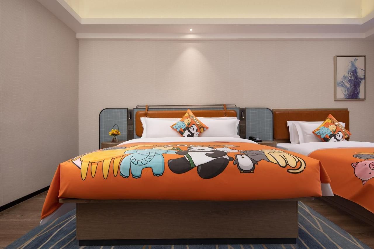 Anya Hotel -Next to Jiefang West Bar Street 2 minutes to the subway station free coffee free laundry free gym, huge windows