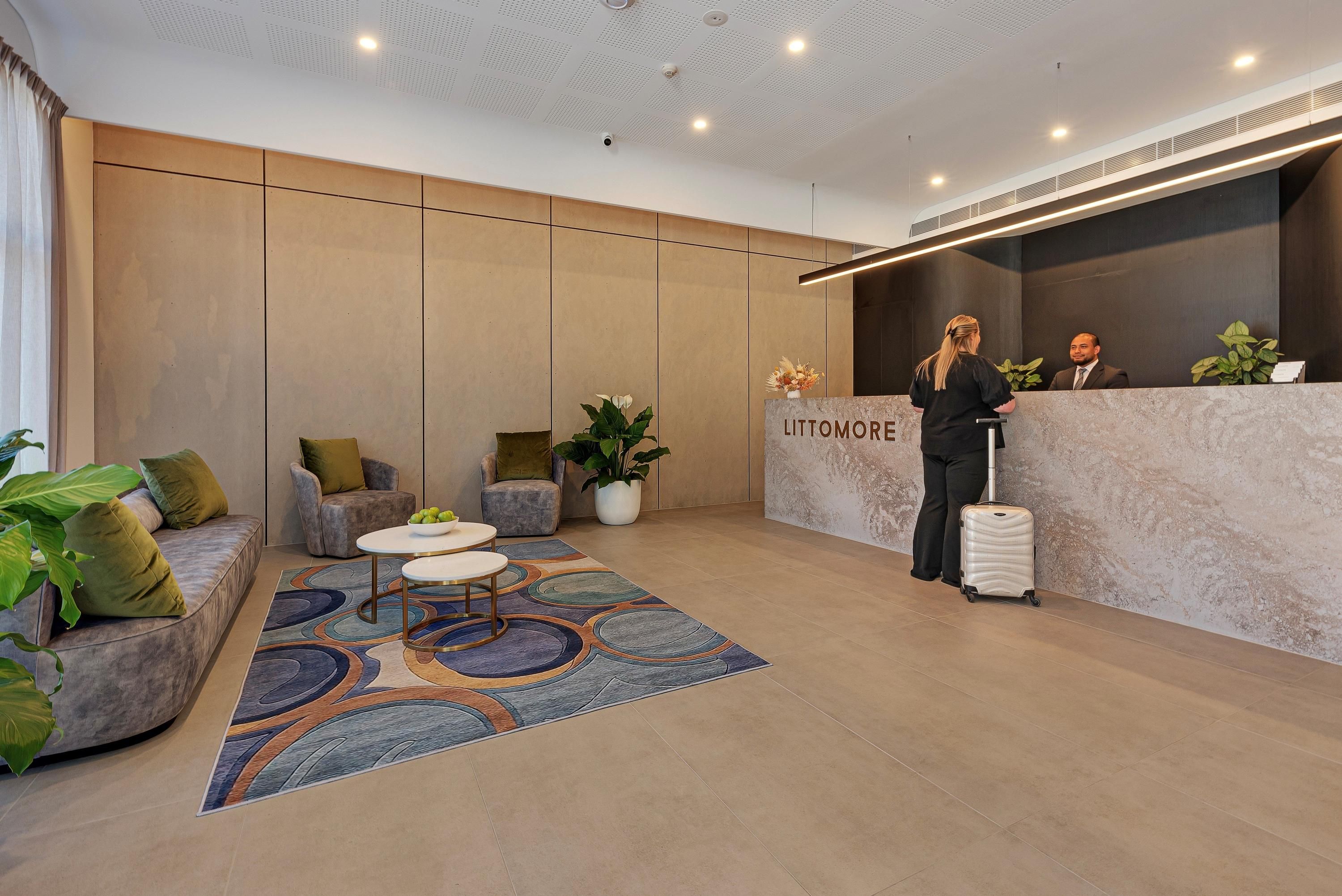 Littomore Suites Kingswood