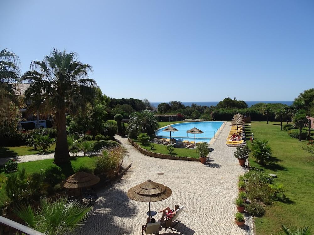 sembo-289390-f676e5-560507 Luzmar Villas