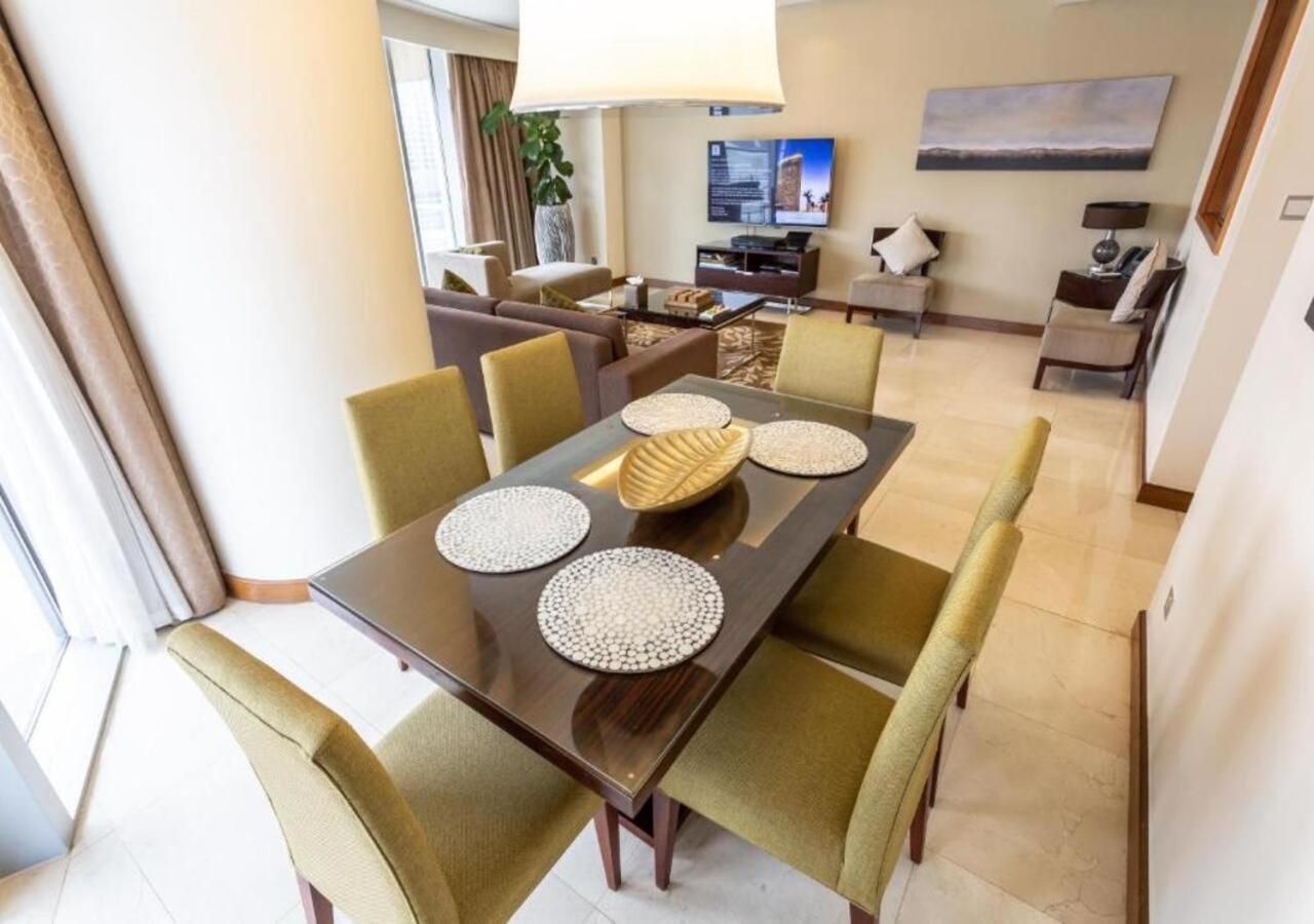 Fashion avenue Dubai Mall -The Residence