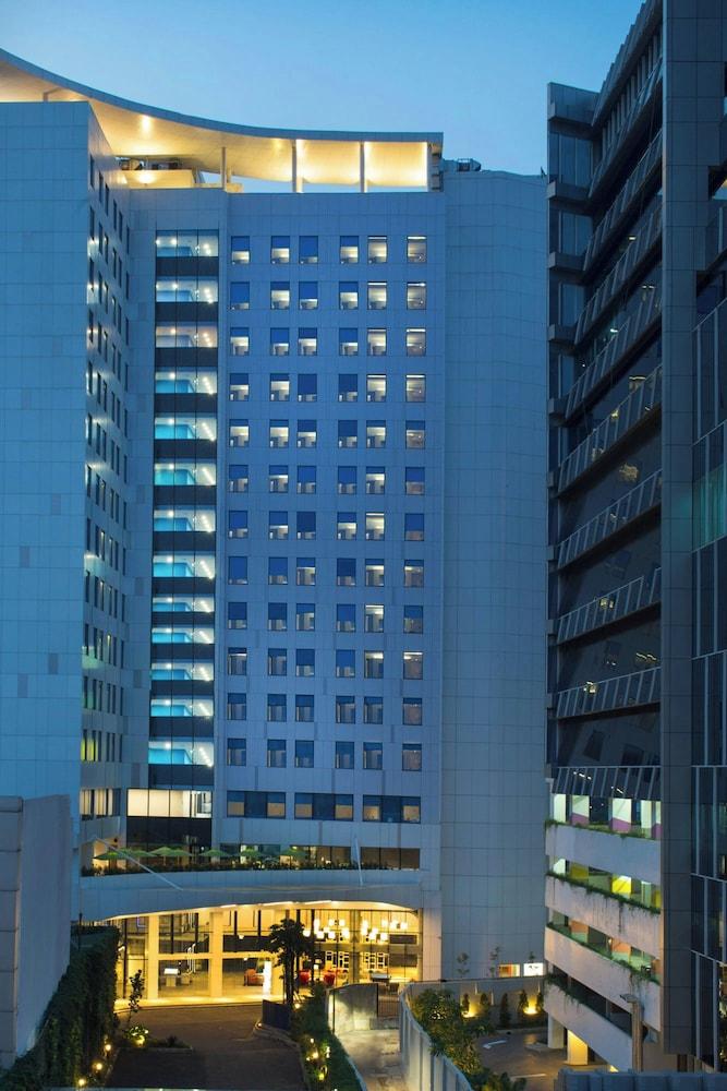 Aloft Jakarta Wahid Hasyim