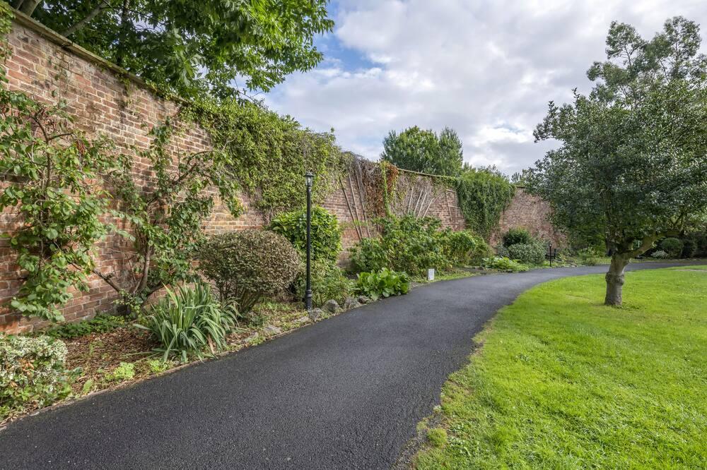 expedia_group-373977-121128462-287711 Thurnham Hall