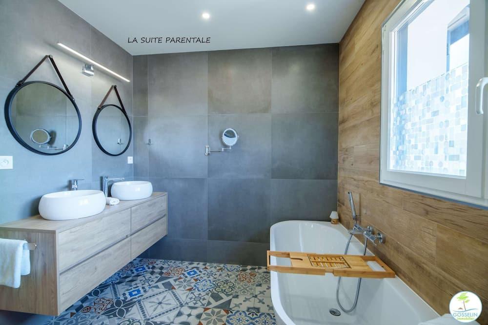 Villa avec Piscine 24 couchages Aquitaine - Parentis-en-Born visuel 1/5 Villa avec Piscine 24 couchages Aquitaine - Parentis-en-Born visuel 1/5