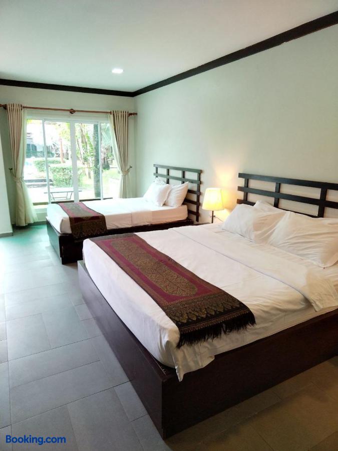 booking-2256125-502048035-928682 Twin Palms Resort