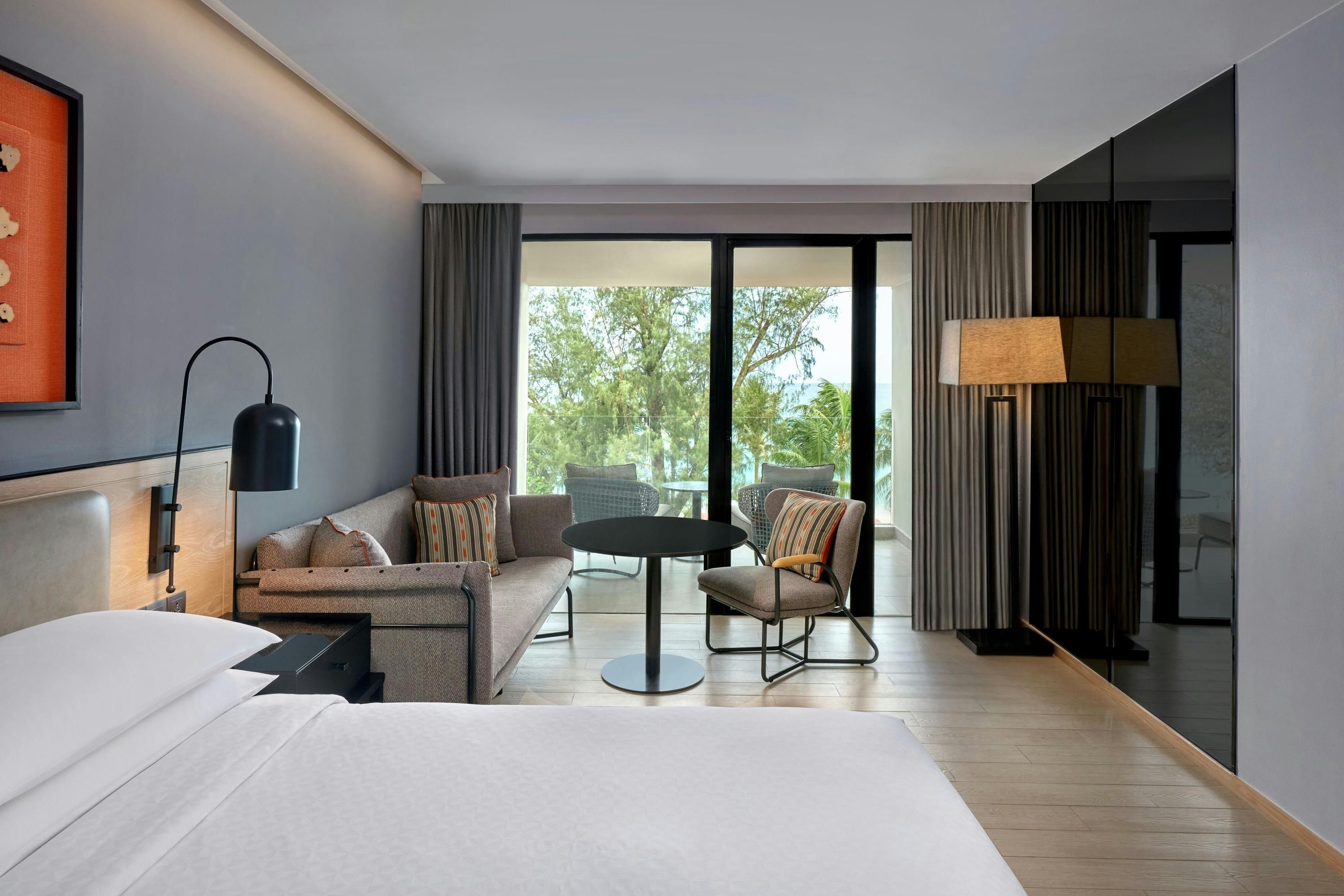 Four Points by Sheraton Phuket Patong Beach Resort