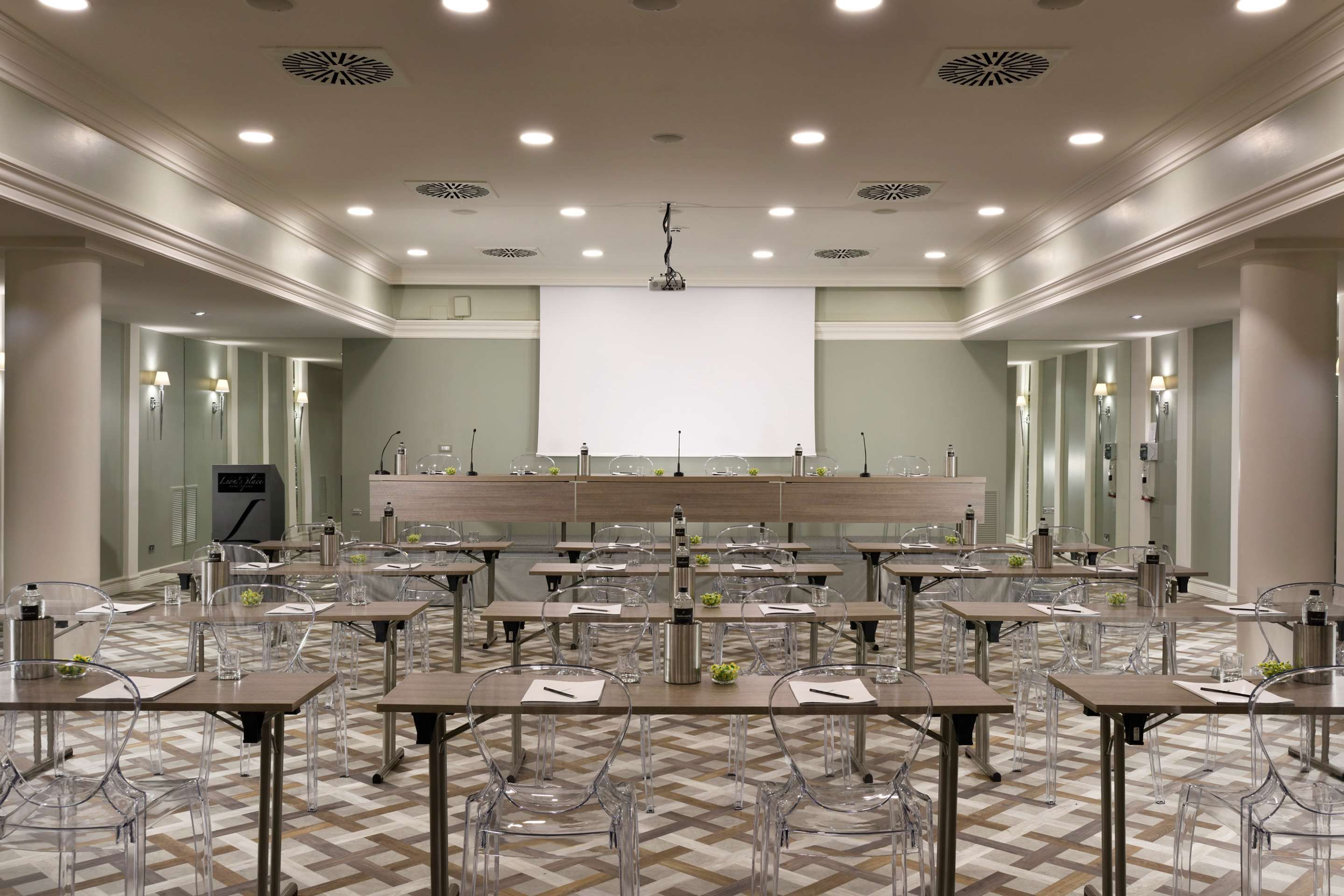 Leon's Place Hotel In Rome