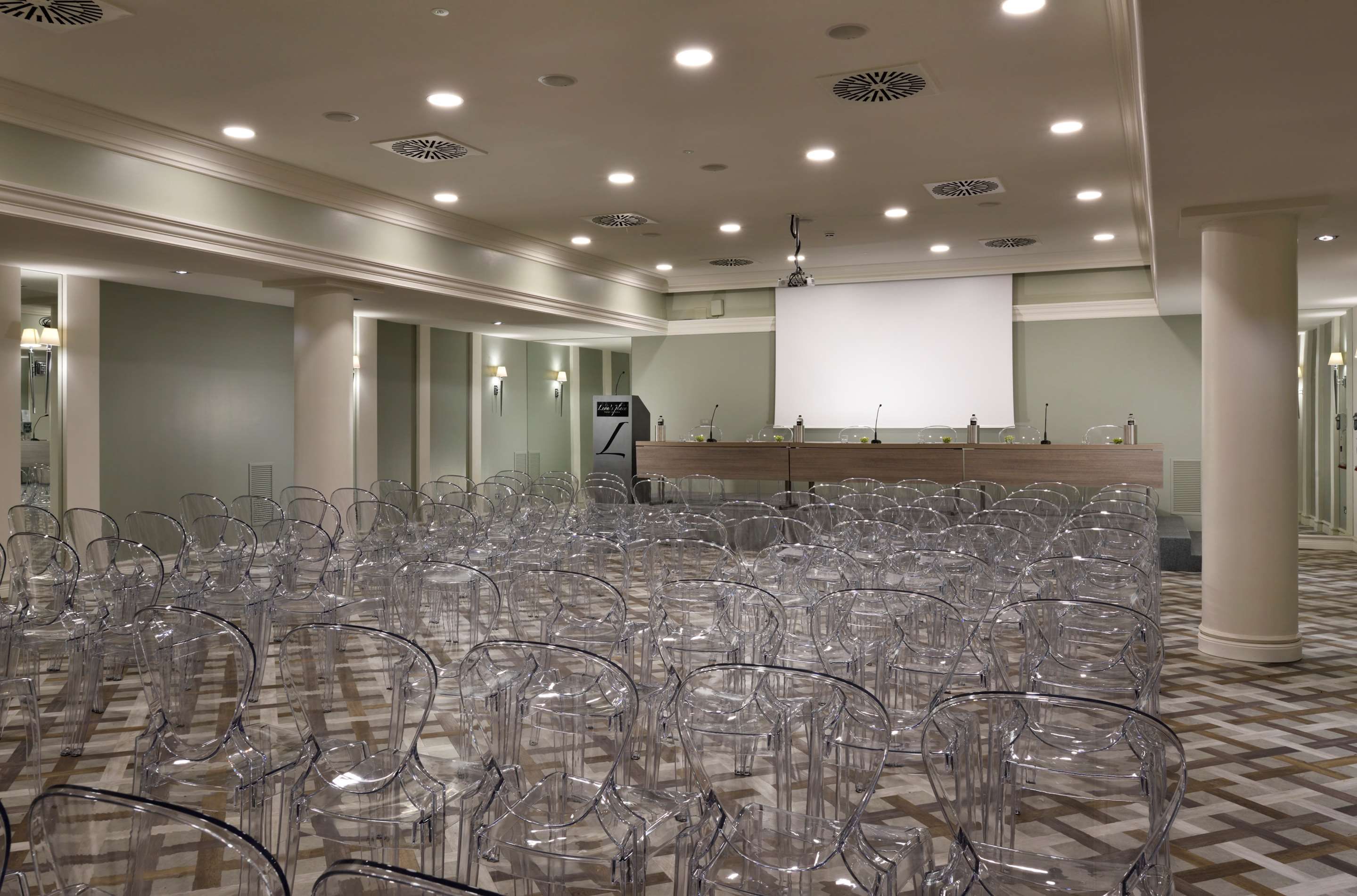 Leon's Place Hotel In Rome