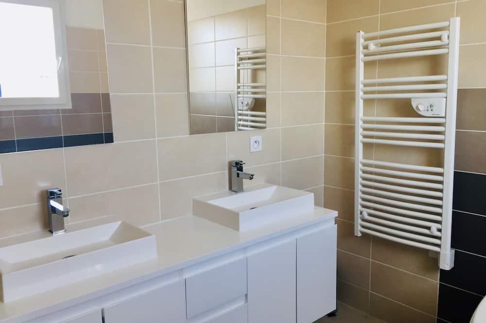 Beautiful Contemporary Villa With Swimming Pool 2 Minutes From The Beaches Languedoc-Roussillon - Latour-Bas-Elne visuel 2/5 Beautiful Contemporary Villa With Swimming Pool 2 Minutes From The Beaches Languedoc-Roussillon - Latour-Bas-Elne visuel 2/5