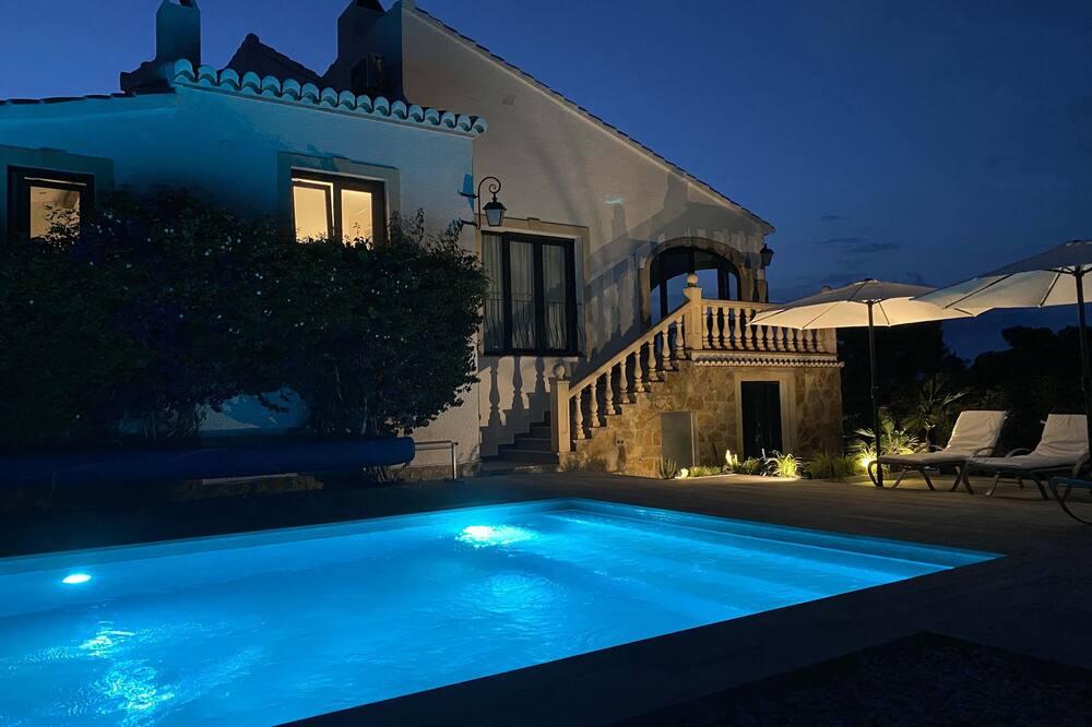 Beautiful villa for 10 people with private pool and sea view Kust van Valencia - Javea visuel 1/5 Beautiful villa for 10 people with private pool and sea view Kust van Valencia - Javea visuel 1/5