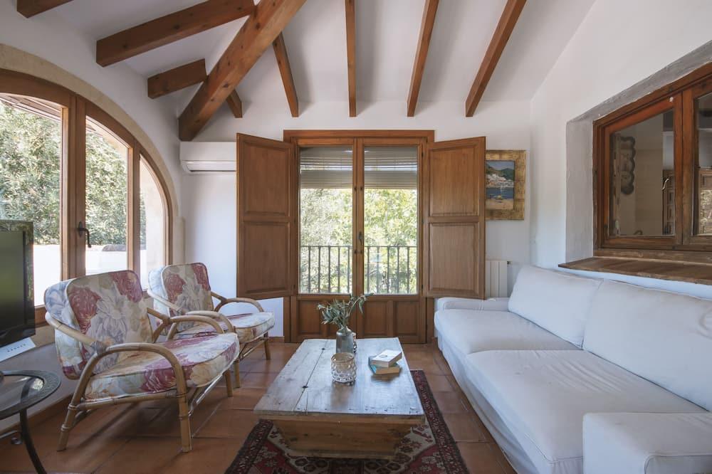 Large and classic villa with private pool in Javea, Costa Blanca, Spain for 6 persons Kust van Valencia - Javea visuel 4/5 Large and classic villa with private pool in Javea, Costa Blanca, Spain for 6 persons Kust van Valencia - Javea visuel 4/5
