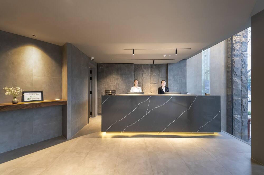 expediav2-3526184-5aa38f-882574 San Marino Boutique Da Nang