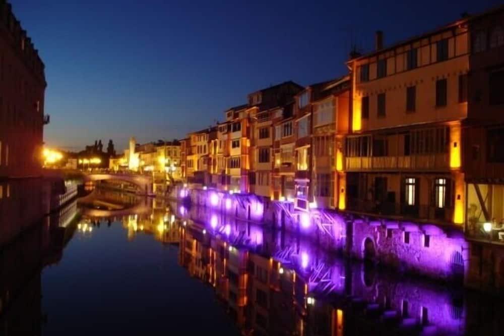 3-star gites near the medieval bastide of Lautrec Village Picardië - Castres visuel 1/5