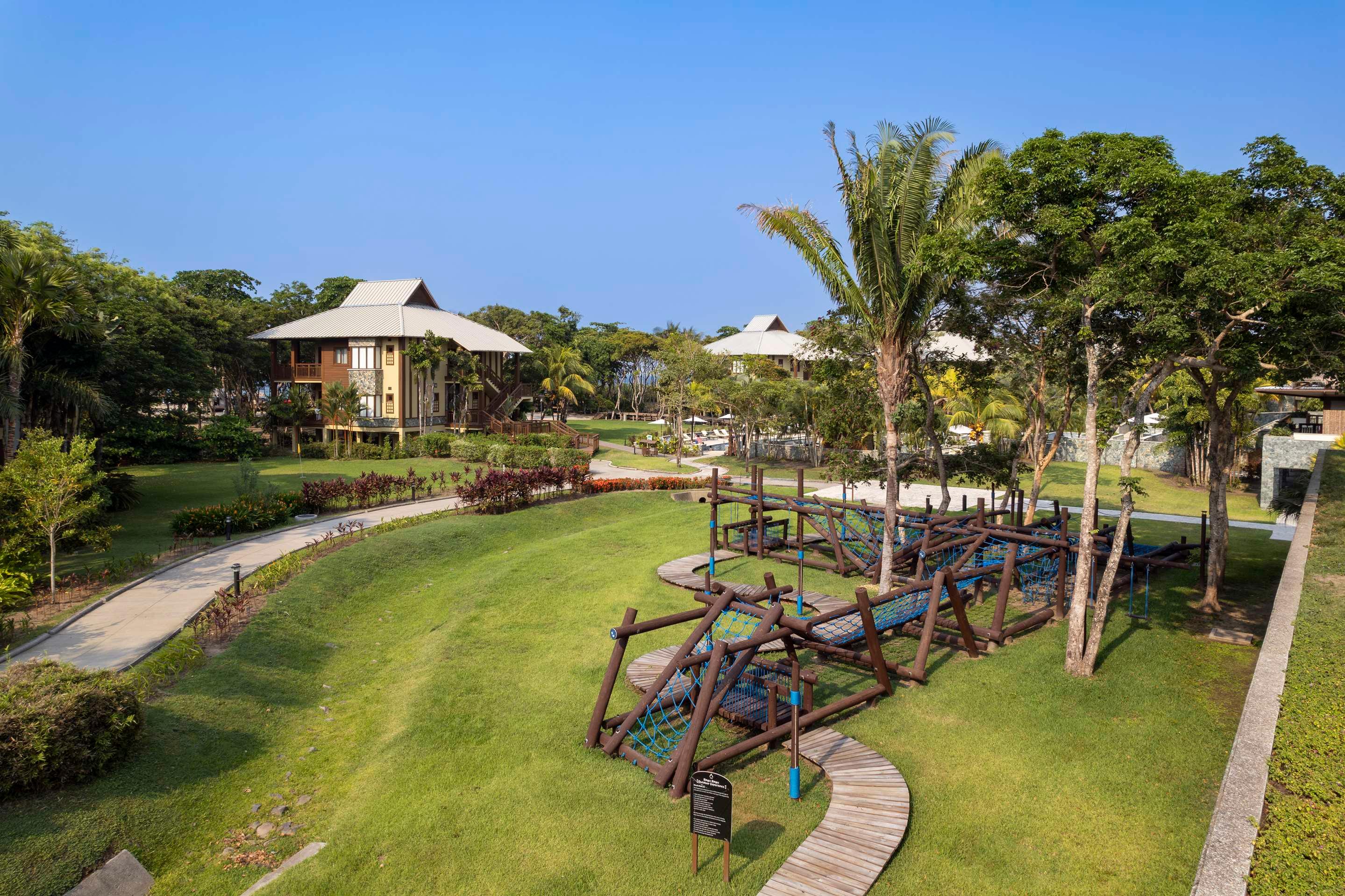 ice-2058707-108234647-180503 Indura Beach & Golf Resort Curio Collection By Hilton