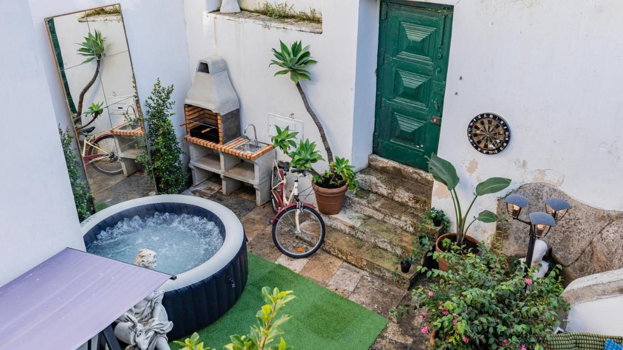 Sintra WOW - Unique double Smart Room in 17th century Palace! Hot tub, Snooker, BBQ, PS5, Sauna, Gym