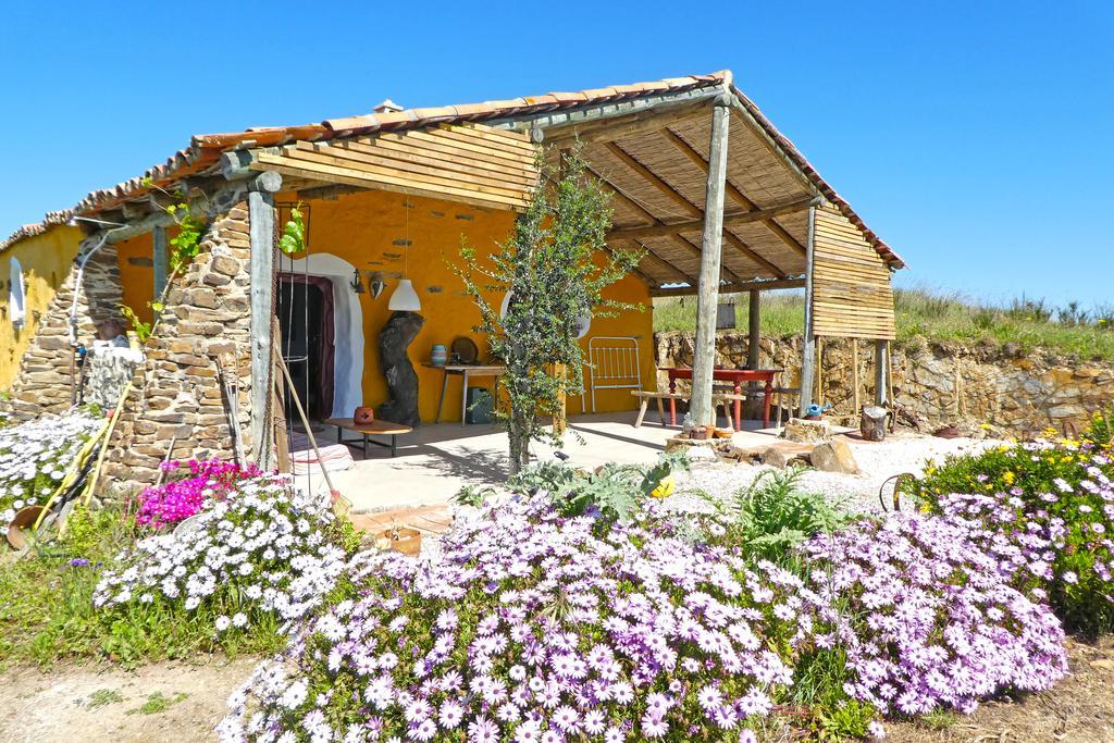 The Hobbit House Montes da Ronha - Alentejo - Odemira visuel 1/5 The Hobbit House Montes da Ronha - Alentejo - Odemira visuel 1/5
