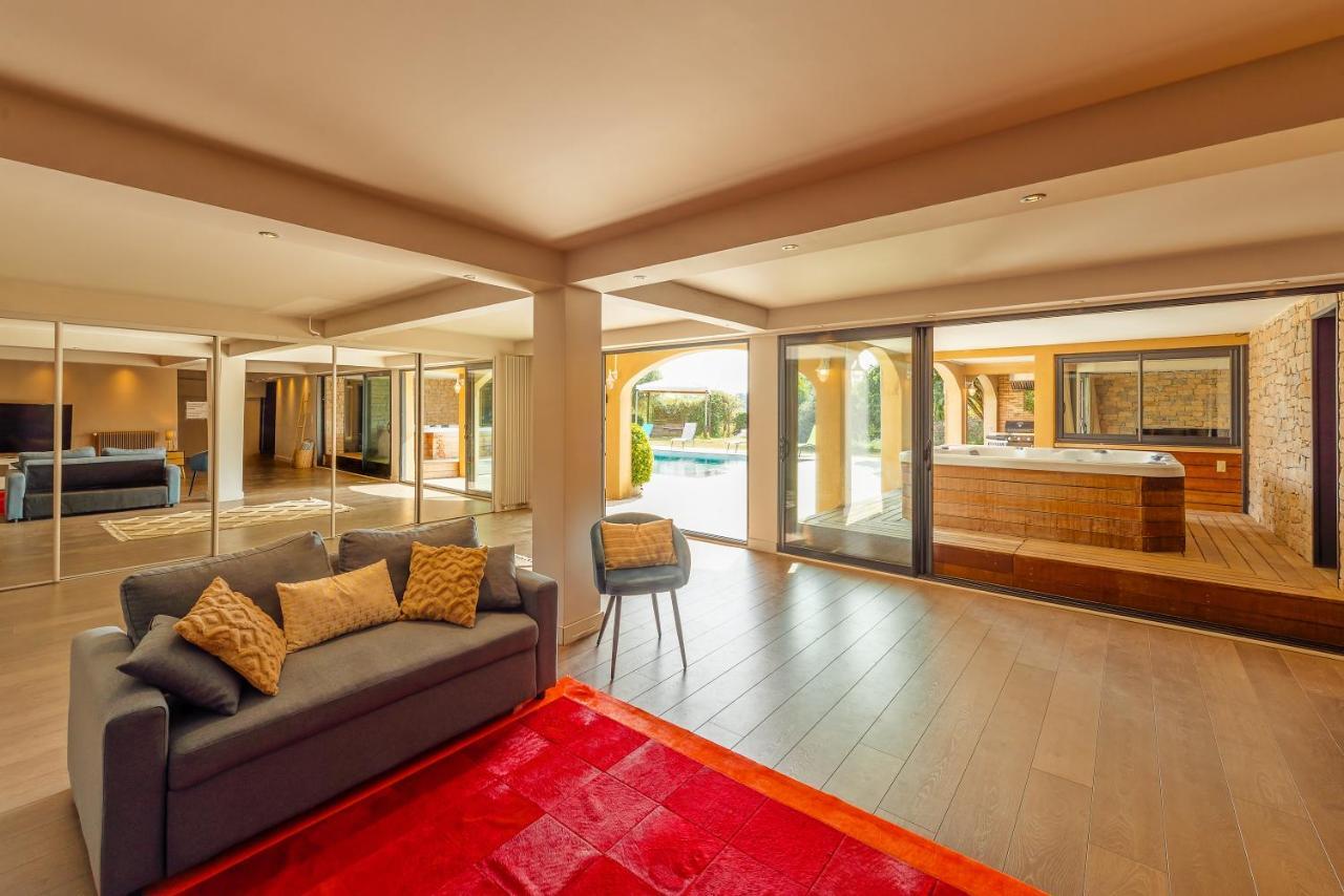 La Villa Bleue, Luxe, Piscine et Spa Midi-Pyreneën - Capdenac-Gare visuel 5/5 La Villa Bleue, Luxe, Piscine et Spa Midi-Pyreneën - Capdenac-Gare visuel 5/5