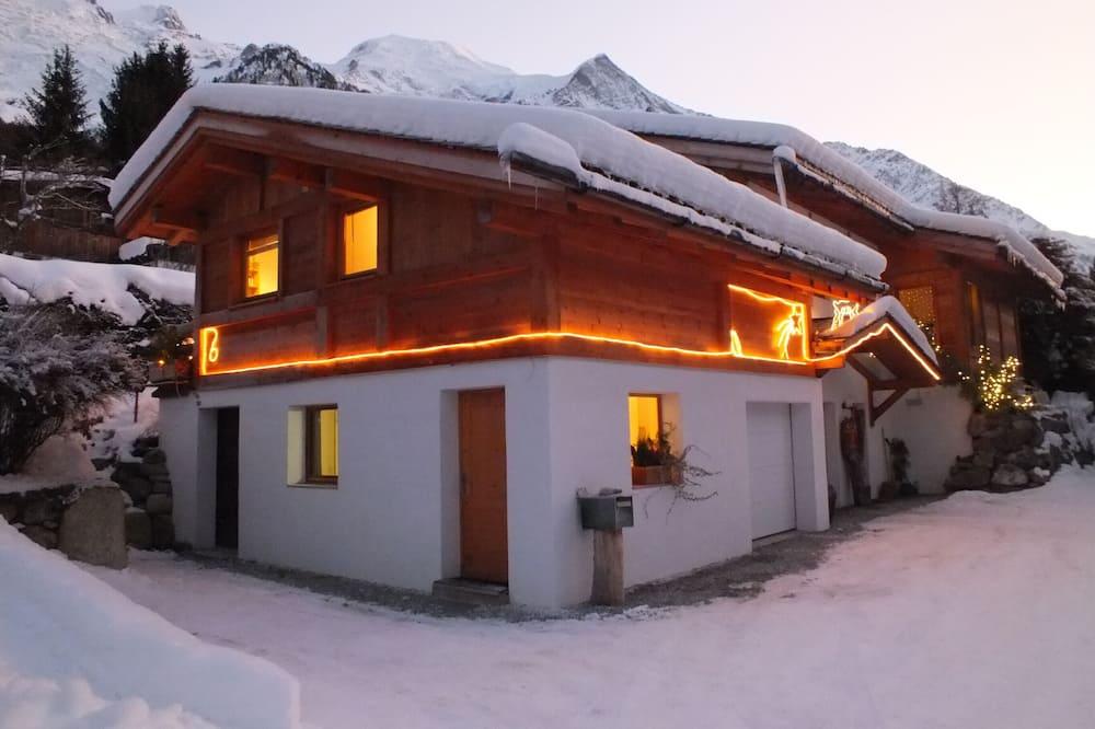 new semi-detached chalet, quiet and comfortable. With 2 bedrooms and 2 bathrooms. Rhône-Alpes - Chamonix-Mont-Blanc visuel 2/5 new semi-detached chalet, quiet and comfortable. With 2 bedrooms and 2 bathrooms. Rhône-Alpes - Chamonix-Mont-Blanc visuel 2/5